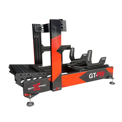 SimXPro GT - PRO simracing cockpitsæt med justerbare rattet og pedalplader for realistisk racingspiloplevelse.